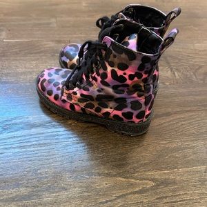 Girls boots